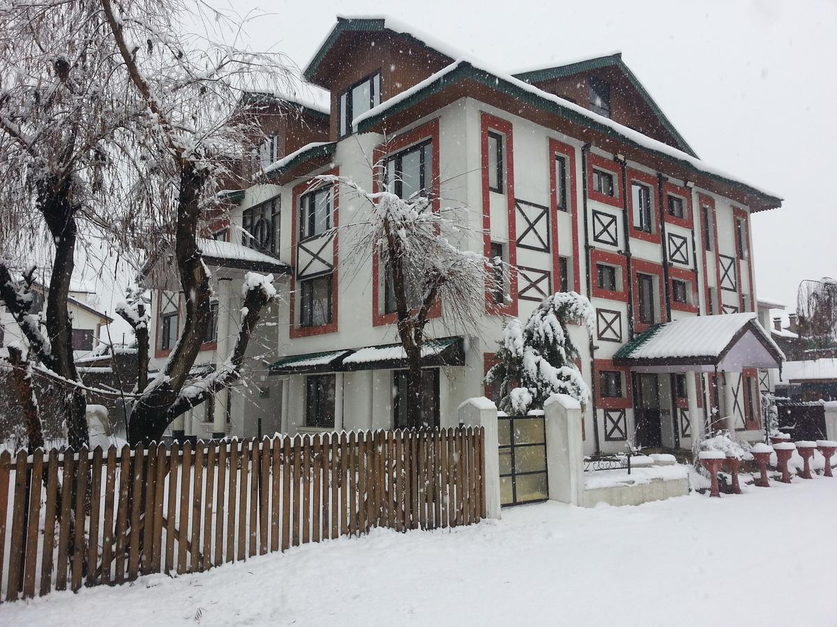 Srīnagar Royal Star Inn المظهر الخارجي الصورة