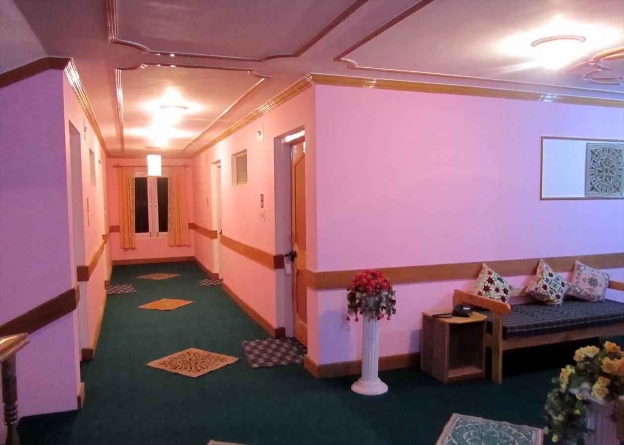 Srīnagar Royal Star Inn المظهر الخارجي الصورة
