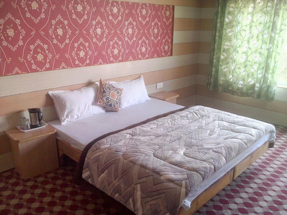 Srīnagar Royal Star Inn المظهر الخارجي الصورة