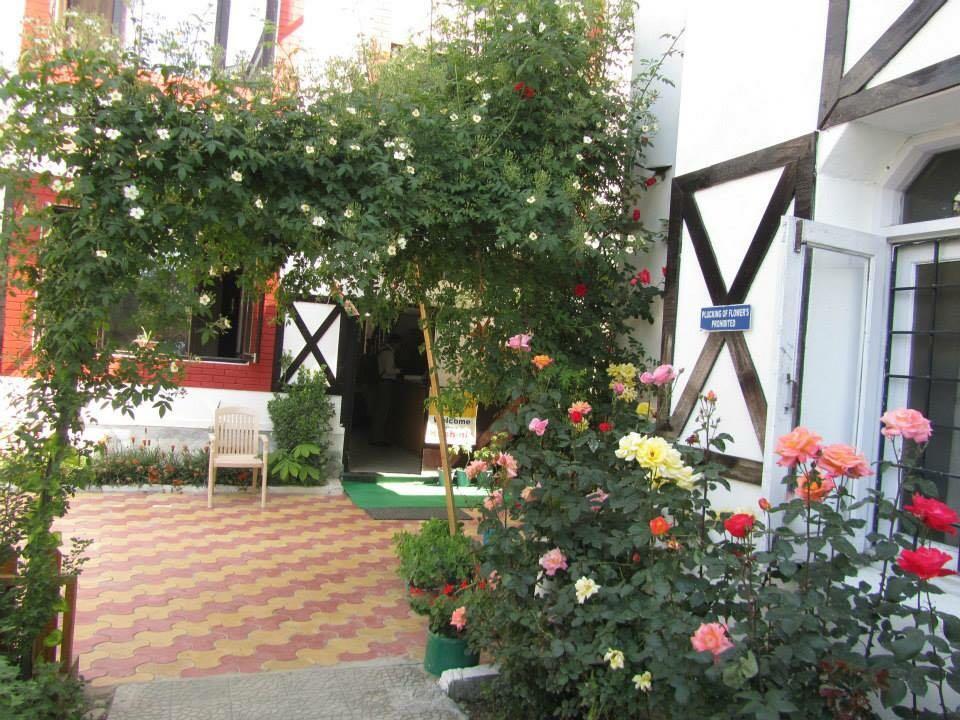 Srīnagar Royal Star Inn المظهر الخارجي الصورة