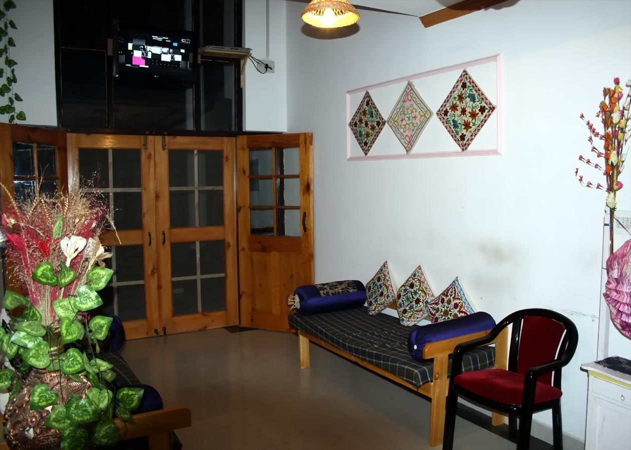Srīnagar Royal Star Inn المظهر الخارجي الصورة