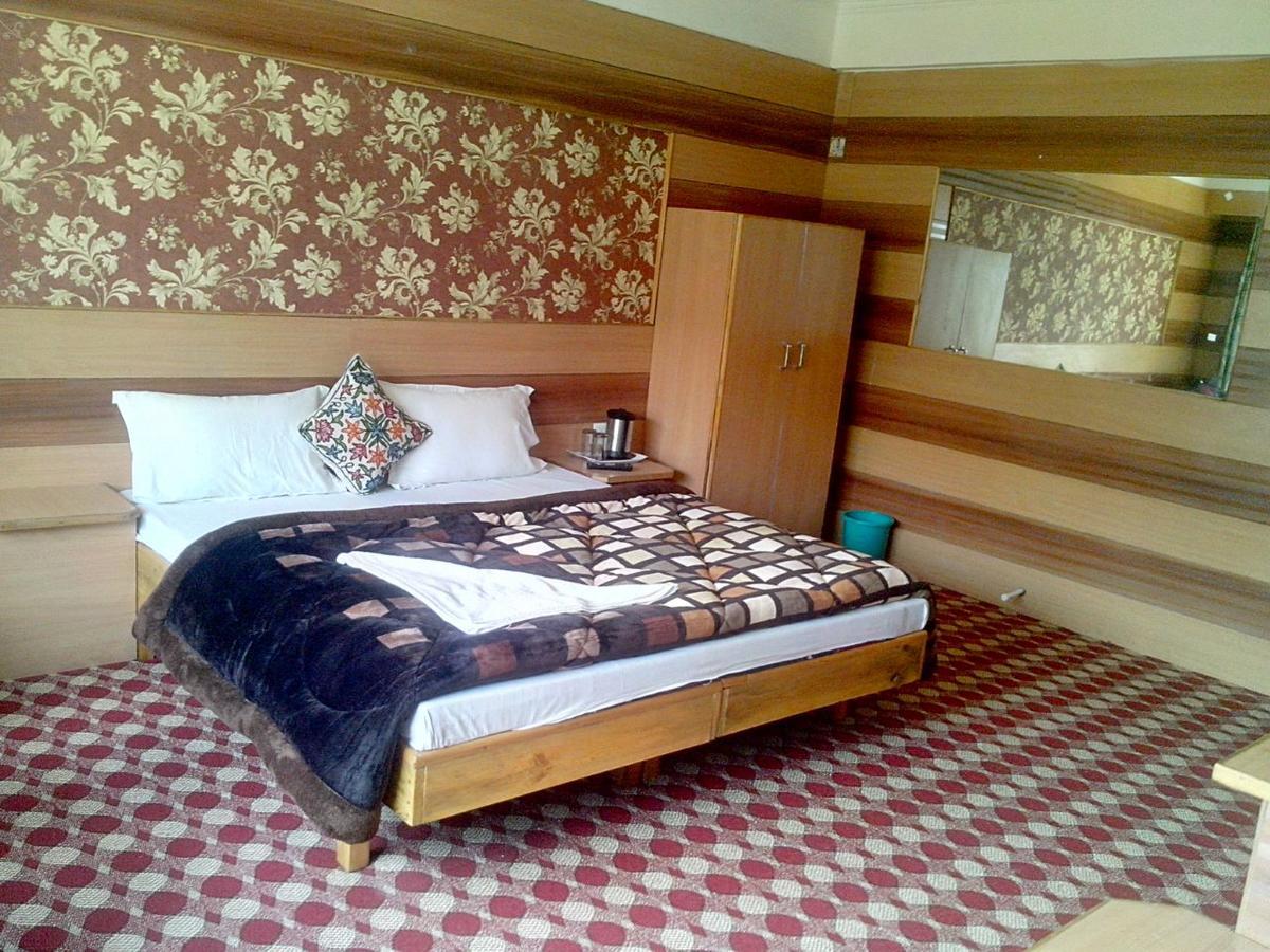 Srīnagar Royal Star Inn المظهر الخارجي الصورة
