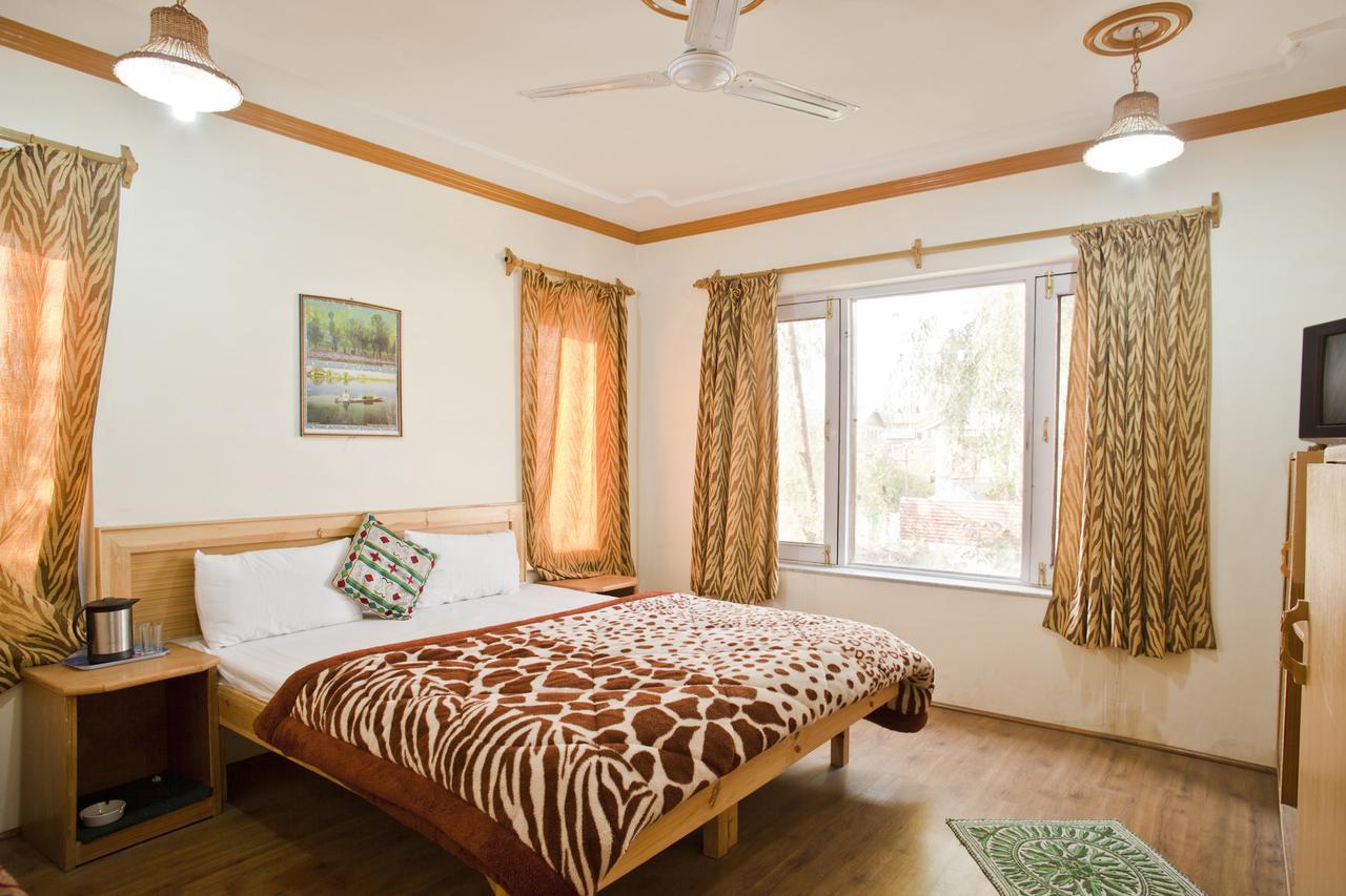 Srīnagar Royal Star Inn المظهر الخارجي الصورة